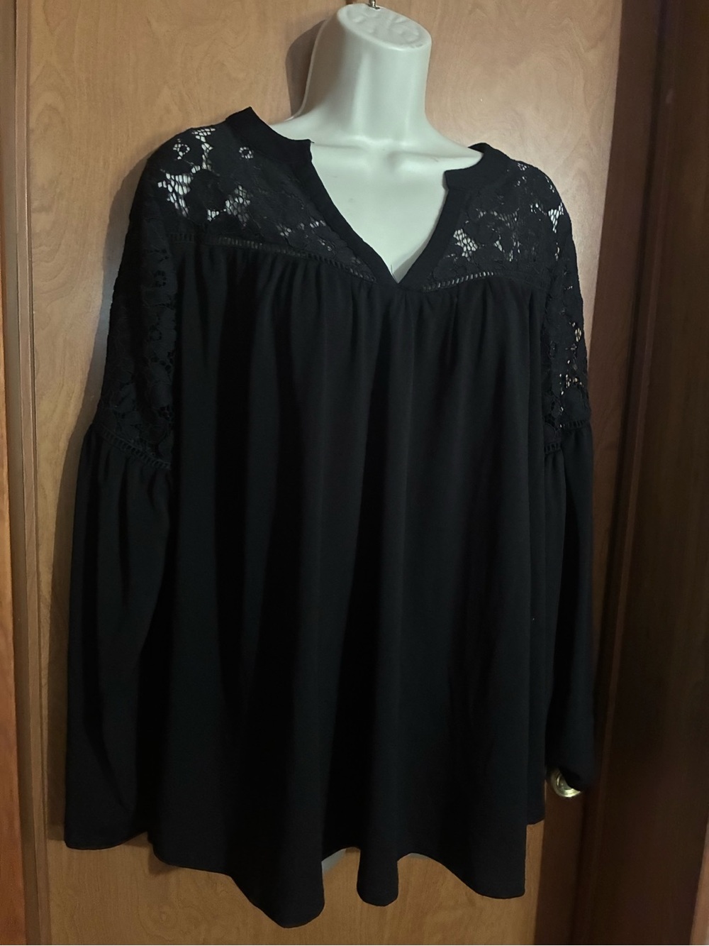 Black Lace Yoke Long Sleeve Women's Top